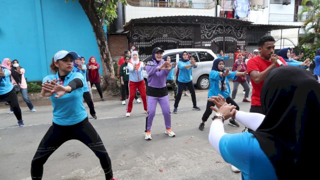 Wakil Walikota Makassar, Fatmawati Rusdi Ikut Melaksanakan Senam Bersama Warga 
