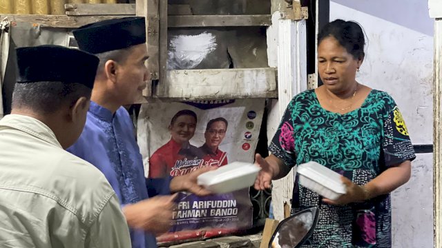 Masyarakat Tamamaung Kaget Dibangunkan Sahur oleh Ketua DPRD Rudianto Lallo
