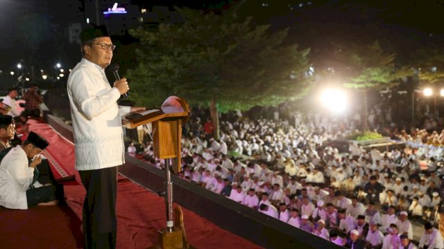 Danny Pomanto: Salat Subuh Berjemaah dan Semangat Berzakat Memperkuat Umat