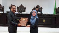 Bupati Lutra Serahkan LKPJ 2022 Ke DPRD