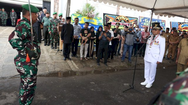 Wali Kota Makassar Danny Pomanto Pimpin Pelepasan dan Persemayaman Almarhum Rapsel Ali Secara Militer