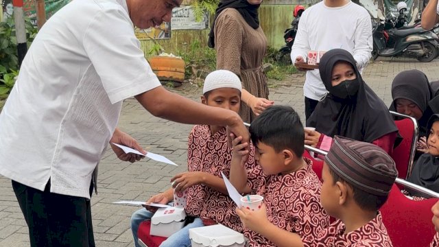 Ketua DPRD Rudianto Lallo Hadiri Undangan Buka Puasa Tomas Kelurahan Bangkala
