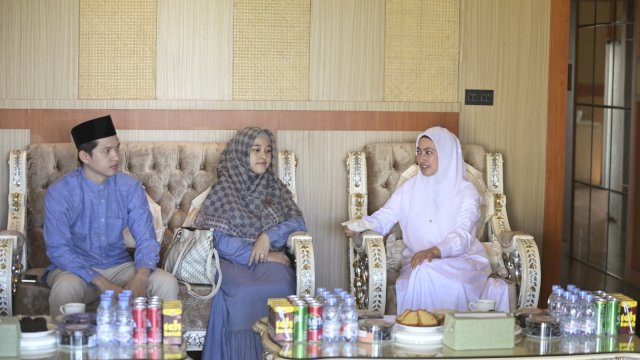 Ustadz Koh Denni Sambangi Rujab Bupati Lutra