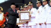 Peringatan Hari Otda ke-27, Makassar Raih Penghargaan Penyelenggara Pemerintahan Terbaik