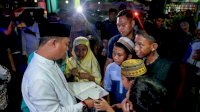 Usai Salat Berjamaah di Takalar, Gubernur Andi Sudirman Diserbu Anak-Anak