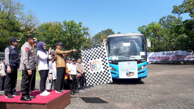 Gubernur Sulsel Lepas 420 Peserta Mudik Gratis Andalan 1444 Hijriyah