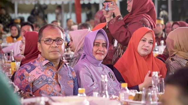 Walikota Makassar Mohammad Ramdhan Danny Pomanto Bersama Wakil Walikota Makassar Fatmawati Rusdi 