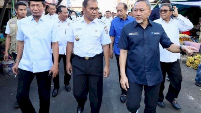 Danny Pomanto Dampingi Mendag Pantau Harga Sembako, Zulhas: Harganya Murah