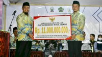 Gubernur Sulsel Serahkan Bantuan Keuangan Rp11 Miliar untuk Pembangunan Masjid Agung Selayar Tahap II