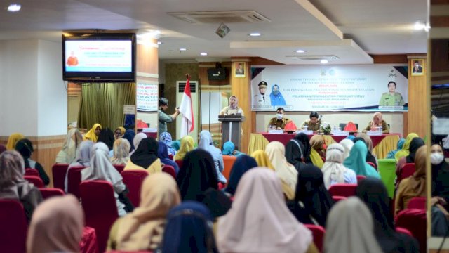 Disnakertrans – TP PKK Sulsel Gelar Pelatihan Peningkatan Produktifitas