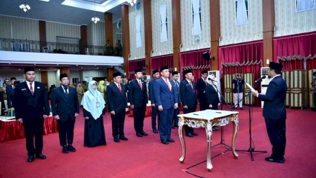 Gubernur Sulsel Lantik Darmawan Bintang Sebagai PLH Sekprov