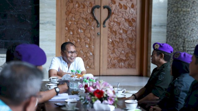 Wali Kota Makassar Moh Ramdhan Pomanto mendukung penuh rencana Pelatihan Pendidikan Dasar Bela Negara Resimen Mahasiswa (Menwa) di Rindam, Pakatto, 19 Juni, mendatang.