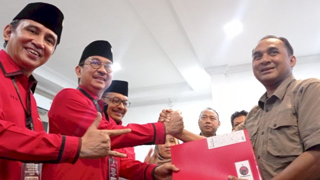 Daftarkan Bacaleg du KPU, Ridwan Wittiri: Bukan PDIP tetapi PDI Perjuangan&nbsp;