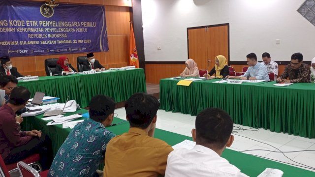Tifa Anggita KPU Sulsel Menjadi Pihak teradu Dalam Sidang Etik penyelenggara Pemilu yang di Lakukan Oleh DKPP 