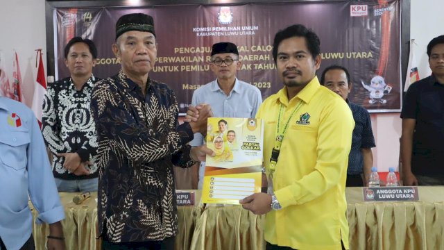 Partai Golkar Luwu Utara saar mendaftarkan sejumlah Bacalegnya ke KPU