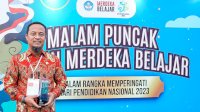 Sehari, Gubernur Andi Sudirman Terima Penghargaan Bidang Pendidikan dan Sosial