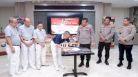 Buddha Tzu Chi Serahkan Bantuan 5.000 Paket Sembako Melalui Polda Sulsel