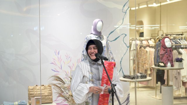 Indira Yusuf Ismail Dorong Kreativitas UMKM Fashion Lokal Lewat Peresmian Butik di TSM Makassar