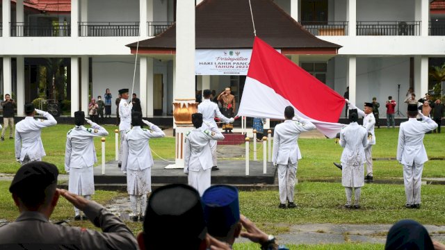 Bupati Lutra Pimpin Upacara Hari Lahir Pancasila