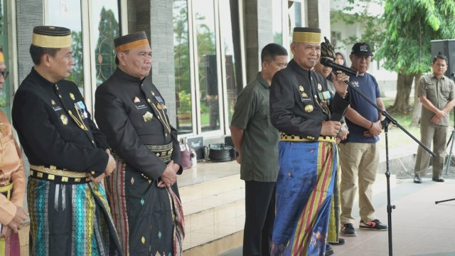 Lepas Kontingen KTNA Ke Padang, Bupati Luwu Minta Petani Petik Ilmu Di Ajang Penas 2023