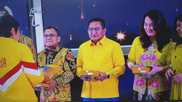 Muhammad Fauzi dan Indah Putri Indriani Raih Penghargaan, Golkar Media Award 2023