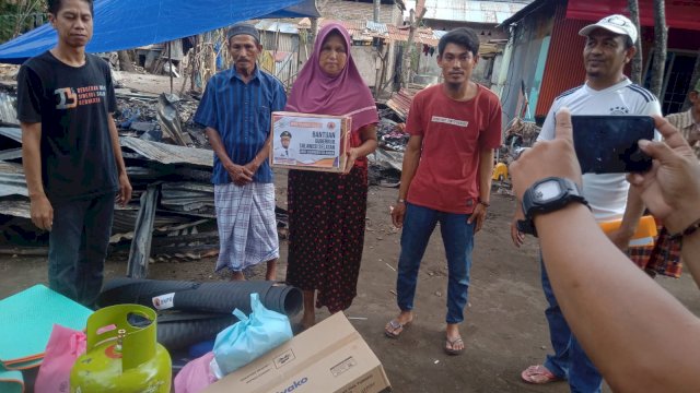 Pastikan Pemenuhan Bantuan, Buffer Stok BPBD Sulsel Telah Disalurkan kepada Korban Kebakaran di Bantaeng