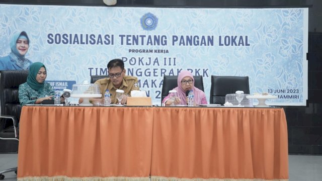 TP PKK Kota Makassar melalui Pokja III menggelar Sosialisasi Tentang Pangan Lokal di Baruga Anging Mamiri, Selasa (13/06/2023).&nbsp;