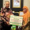 Juara II Lomba Hafalan 100 Hadits, Nuraeni Terima Bonus Dari Bupati Luwu