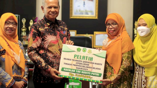 Juara II Lomba Hafalan 100 Hadits, Nuraeni Terima Bonus Dari Bupati Luwu