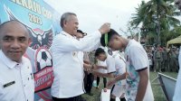 Bupati Luwu Apresiasi Kekompakan Pemuda Parekaju Gelar Turnamen Sepakbola