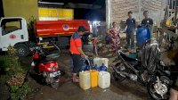 Warga Keluhkan Air Bersih, BPBD Sulsel Distribusikan Air Bersih di Kompleks Kodam 3 Makassar