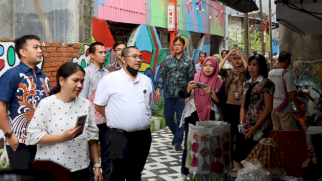 Badan perencanaan Pembangunan Daerah (Bappeda) Kota Makassar mendampingi Tim Penilai Penghargaan Pembangunan Daerah (PPD) melakukan Verifikasi dan Kunjungan Lapangan ke Lorong Wisata.&nbsp;