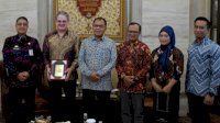 Didampingi Kepala Bappeda, Danny Pomantpo Jamu Executive Director For Global NIU
