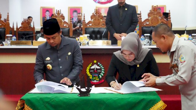  Dewan Perwakilan Rakyat Daerah (DPRD) Provinsi SUlawesi Selatan menggelar Rapat paripurna membahas Sejumlah&nbsp; usulan Rancangan Peraturan daerah baik usulan Pemerintah provinsi dan Imisiatif DPRD Sulsel&nbsp;