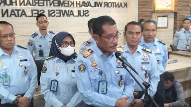 Kepala kantor Wilayah Kementerian Hukum dan HAM (Kanwil Kemenkumham) Sulawesi Selatan (Sulsel) Liberty Sitinjak angkat bicara soal adanya warga binaan di rutan dan Lapas yang ikut mengendalikan peredaran narkoba di dalam kampus UNM Makassar