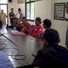 Arifin Dg Kulle Temua Pedagan Terminal Makassar Yang Berunjuk Rasa