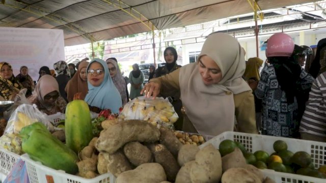 Melalui Dinas Perikanan dan Ketahanan Pangan (DPKP), Pemerintah&nbsp;&nbsp;Kabupaten Luwu Utara menjadi salah satu kabupaten yang turut serta menggelar Gerakan Pangan Murah (GPM) serentak yang dilaksanakan oleh Pemerintah Kabupaten/Kota seluruh Indonesia atas inisiasi Badan Pangan Nasional, Senin (26/6/2023).