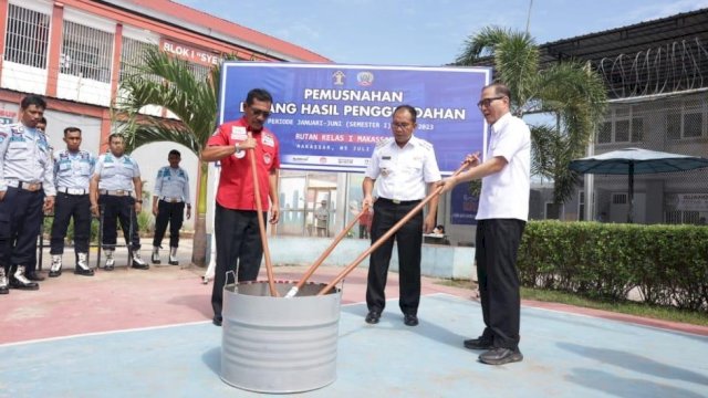 Wali Kota Makassar Moh Ramdhan Pomanto mengatakan upaya Pemkot Makassar terhadap pencegahan narkoba dilakukan melalui tiga pendekatan.&nbsp;