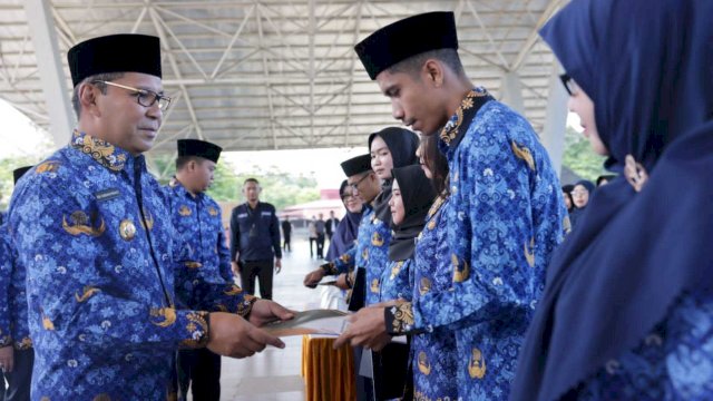 Wali Kota Makassar Serahkan SK P3K ke 680 Orang Pegawai