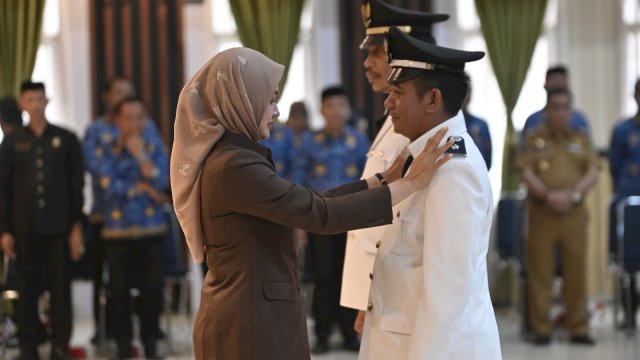 Bupati Lutra Lantik Sejumlah Pejabat Administrator
