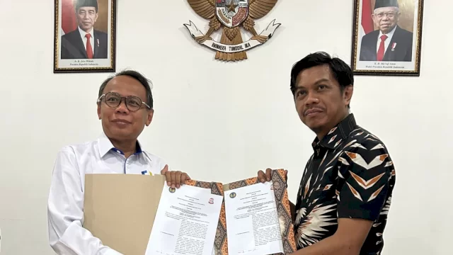  kepala Badan Pendapatan Daerah (Bapenda) Kota Makassar Firman Hamid Pagarra bersama Direktur Politeknik Keuangan Negara Sekolah Tinggi Akuntansi Negara PKN- STAN Rahmadi Murwanto&nbsp;