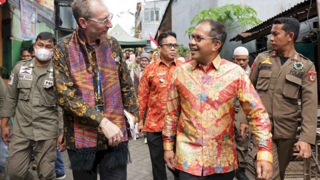 Danny Pomanto-USAID Kolaborasi Penuhi Kebutuhan Air Minum dan Sanitasi Aman