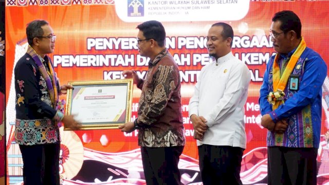 Pemda Bulukumba Menerima Penghargaan Atas Peran Aktif Melindungi Kekayaan Intelektual dari Kemenkumham