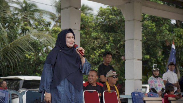 Cegah Stunting Dengan Aksi Bergisi, Hj Hayarna Senam Bersama Masyarakat Suli Barat