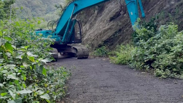 Pemerintah Provinsi Sulawesi Selatan terus berusaha untuk untuk mencapai tujuan pembangunan yang berkelanjutan dan memenuhi kebutuhan masyarakat. Baik itu melakukan pembangunan jalan, rekonstruksi jalan, rehabilitasi jalan, pembangunan jembatan, dan rehabilitasi jalan.