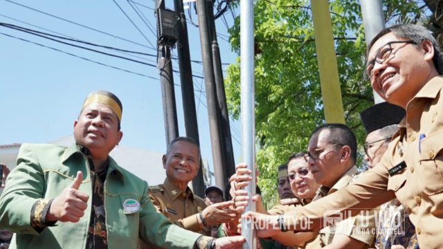Bupati Luwu, H. Basmin Mattayang menghadiri peresmian pergantian nama jalan Cendrawasih menjadi jalan Opu Daeng Risaju di Kota Makassar Selasa 22 AGustus 2023&nbsp;