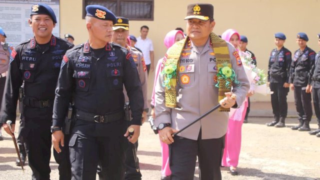 Kapolda Sulsel Sambangi Brimob Bone, Danyon Ichsan: Siap Laksanakan Arahan