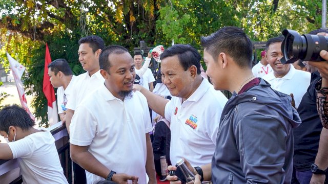 Menteri Pertahanan Prabowo Subianto Berbincang Bersama Gubernur Sulsel Andi Sudirman Sulaiman