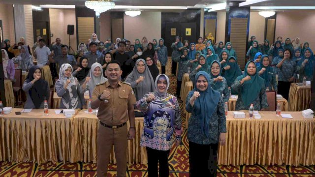Ketua PKK Makassar Buka Bimtek Pengenalan Aplikasi Data Dadawisma
