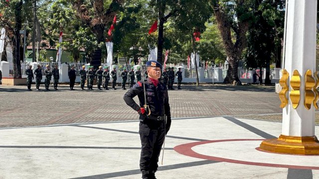 Danyon Ichsan Jadi Komandan Upacara 17 Agustus di Rujab Gubernur Sulsel